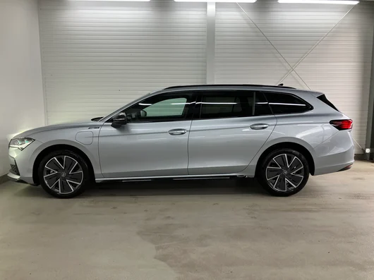 Bild eines Škoda Superb Combi Sportline iV TSI DSG