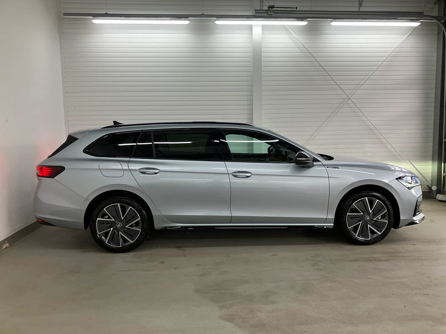 Bild eines Škoda Superb Combi Sportline iV TSI DSG