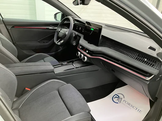 Bild eines Škoda Superb Combi Sportline iV TSI DSG