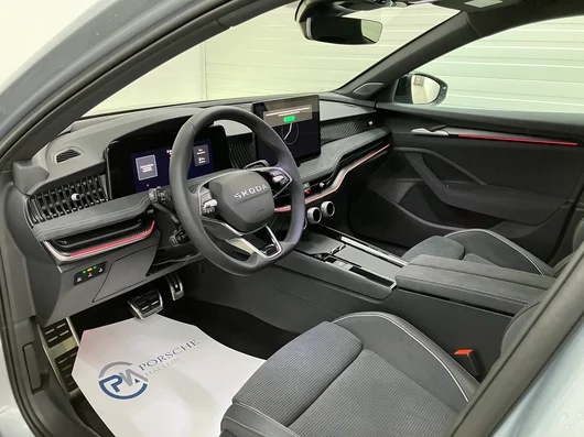 Bild eines Škoda Superb Combi Sportline iV TSI DSG