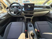 VW Multivan Family ÜH eHybrid 180 kW 4M in Indiumgrau Metallic