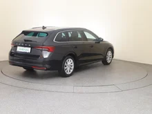 Škoda Octavia Combi Selection TDI DSG in Black-Magic Perleffekt