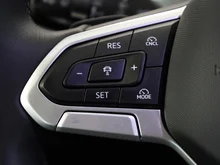 VW Passat Variant Business eHybrid 150kW in Oyster Silver Metallic