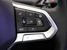 VW Passat Variant Business eHybrid 150kW in Oyster Silver Metallic