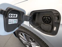 VW Passat Variant Business eHybrid 150kW in Oyster Silver Metallic