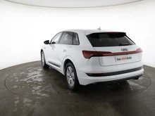 Audi e-tron 55 quattro 300 kW S line in GLETSCHERWEISS METALLIC