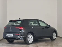 VW Golf Life mHEV TSI DSG in Grenadillschwarz Metallic