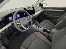 VW Golf Life mHEV TSI DSG in Grenadillschwarz Metallic