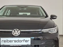 VW Golf Life mHEV TSI DSG in Grenadillschwarz Metallic