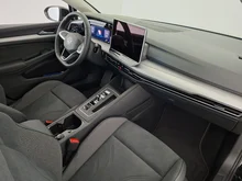 VW Golf Life mHEV TSI DSG in Grenadillschwarz Metallic
