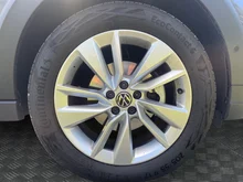 VW Taigo Friends TSI in Rauchgrau Metallic