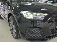 Audi A1 Sportback 30 TFSI intense in Mythosschwarz Metallic