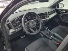 Audi A1 Sportback 30 TFSI intense in Mythosschwarz Metallic