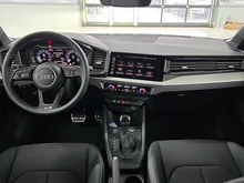 Audi A1 Sportback 30 TFSI intense in Mythosschwarz Metallic