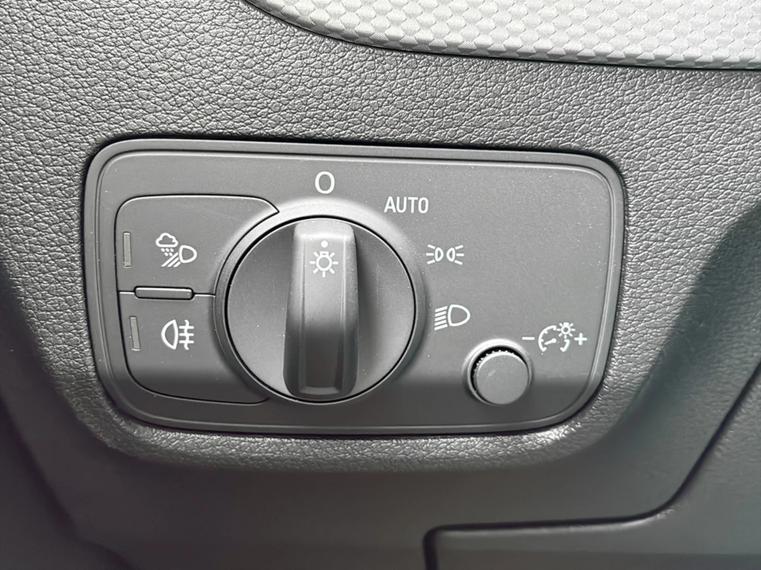 Bild eines Audi Q2 30 TFSI admired