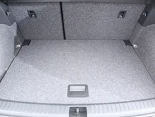 SEAT Arona Reference Edition 1.0 TSI in Nevada-Weiß Metallic