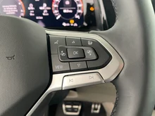 VW Multivan Style ÜH eHybrid 180 kW 4MOTION in Monosilber Metallic