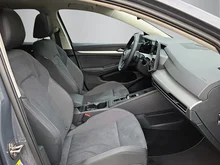 VW Golf Rabbit mHEV TSI DSG in Delfingrau Metallic