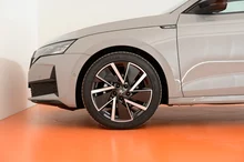 Škoda Octavia Combi Sportline TSI mHEV DSG in Stahl-Grau