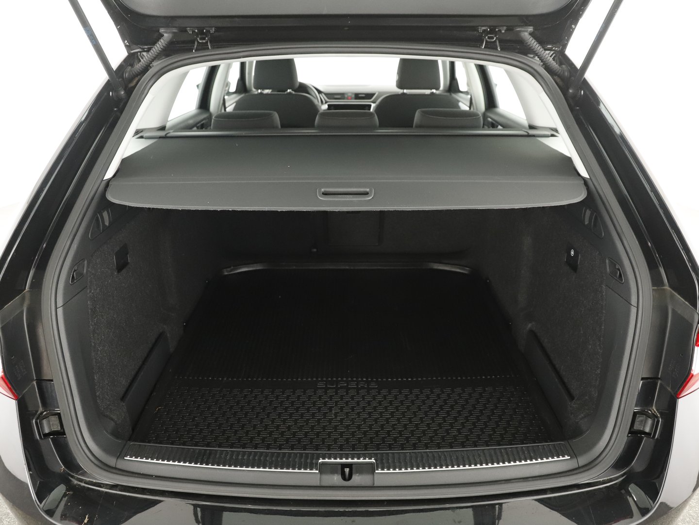 Škoda SUPERB Combi 4x4 Ambition TDI DSG | Bild 22 von 24