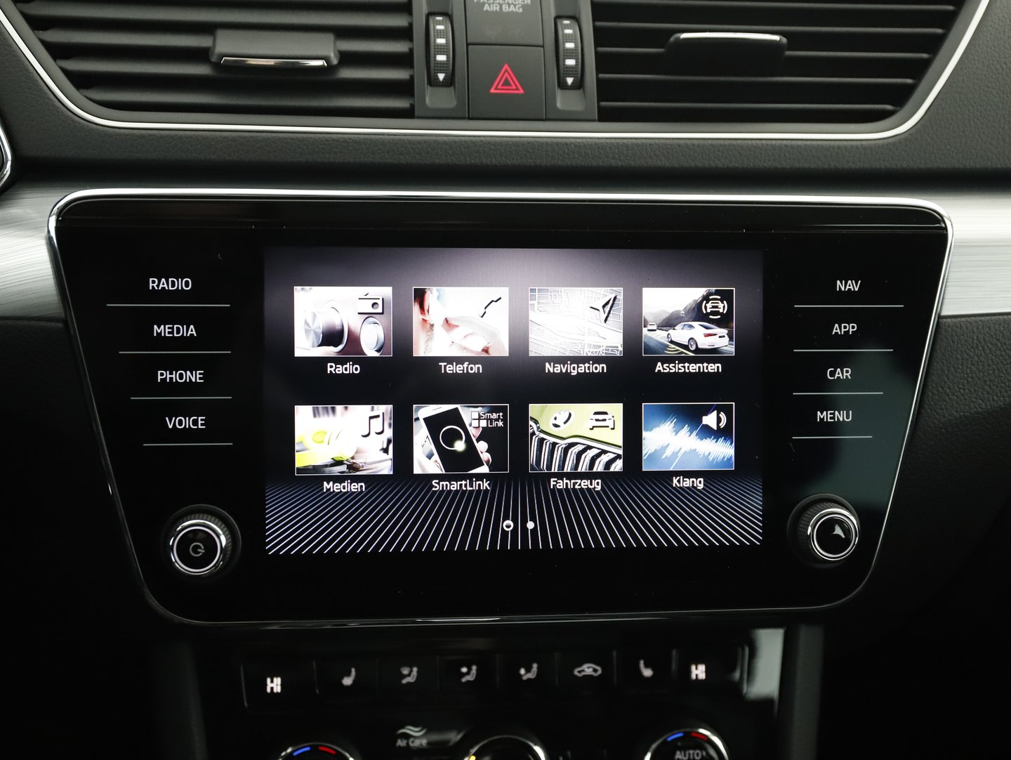 Škoda SUPERB Combi 4x4 Ambition TDI DSG | Bild 16 von 24