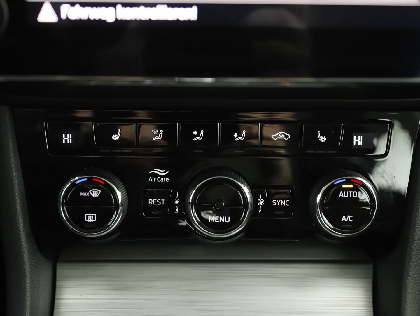 Škoda SUPERB Combi 4x4 Ambition TDI DSG | Bild 19 von 24
