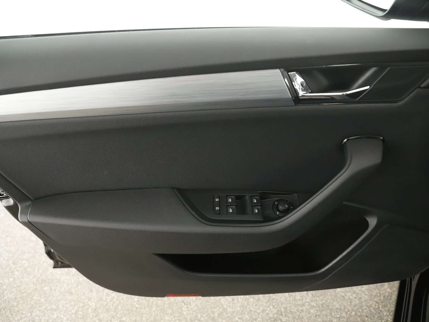 Škoda SUPERB Combi 4x4 Ambition TDI DSG | Bild 6 von 24