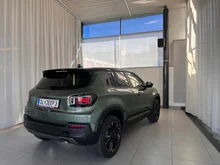 Jeep Avenger 85th Anniversary Mild-Hybrid 4xe in Forest, Fahrzeugdach Volcano