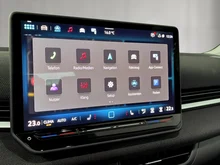 VW T-Roc Life eTSI DSG in Flame Red Dach Black Uni