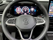 VW T-Roc Life eTSI DSG in Flame Red Dach Black Uni
