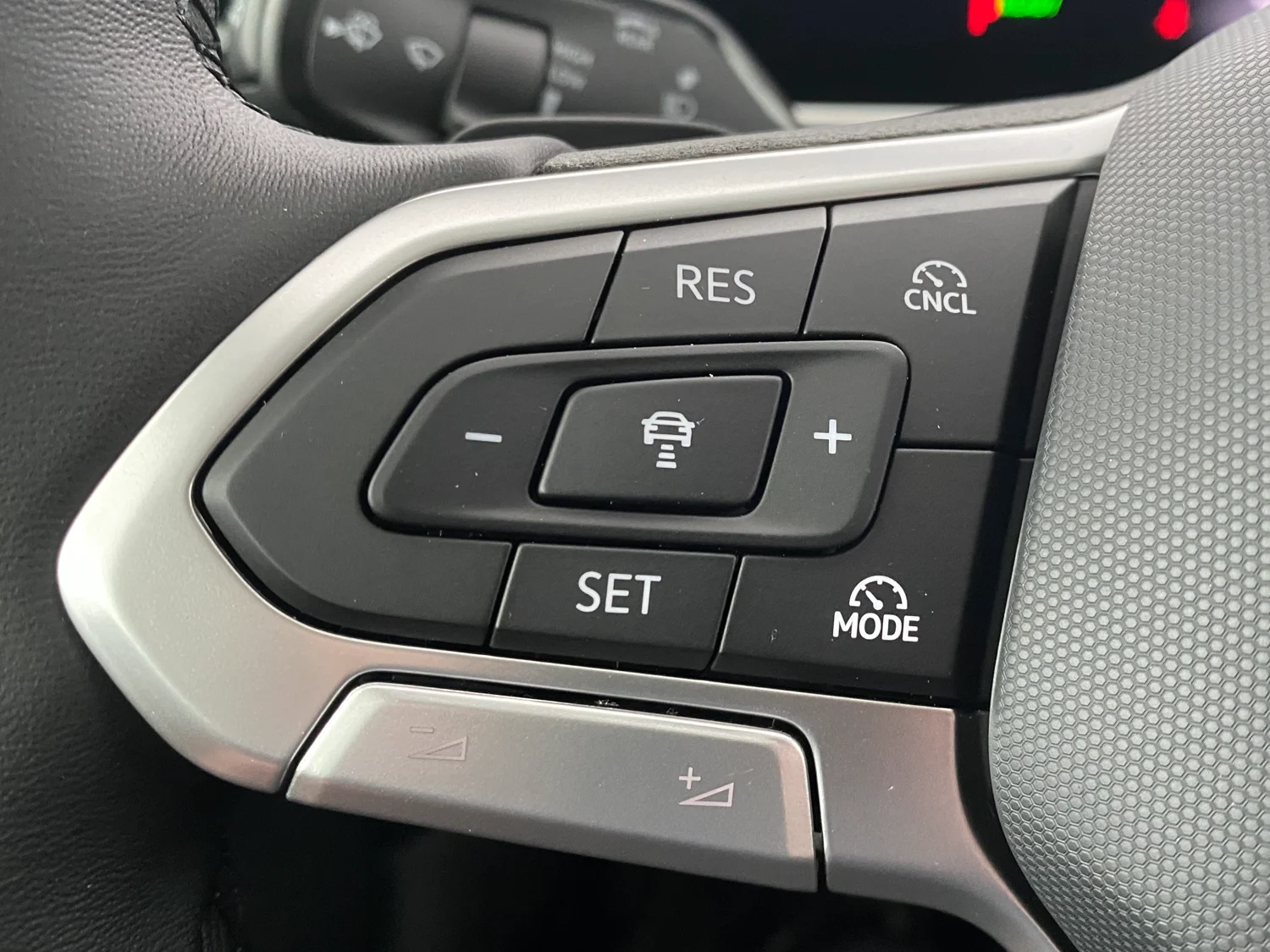 Bild eines VW Passat Variant Elegance eTSI DSG