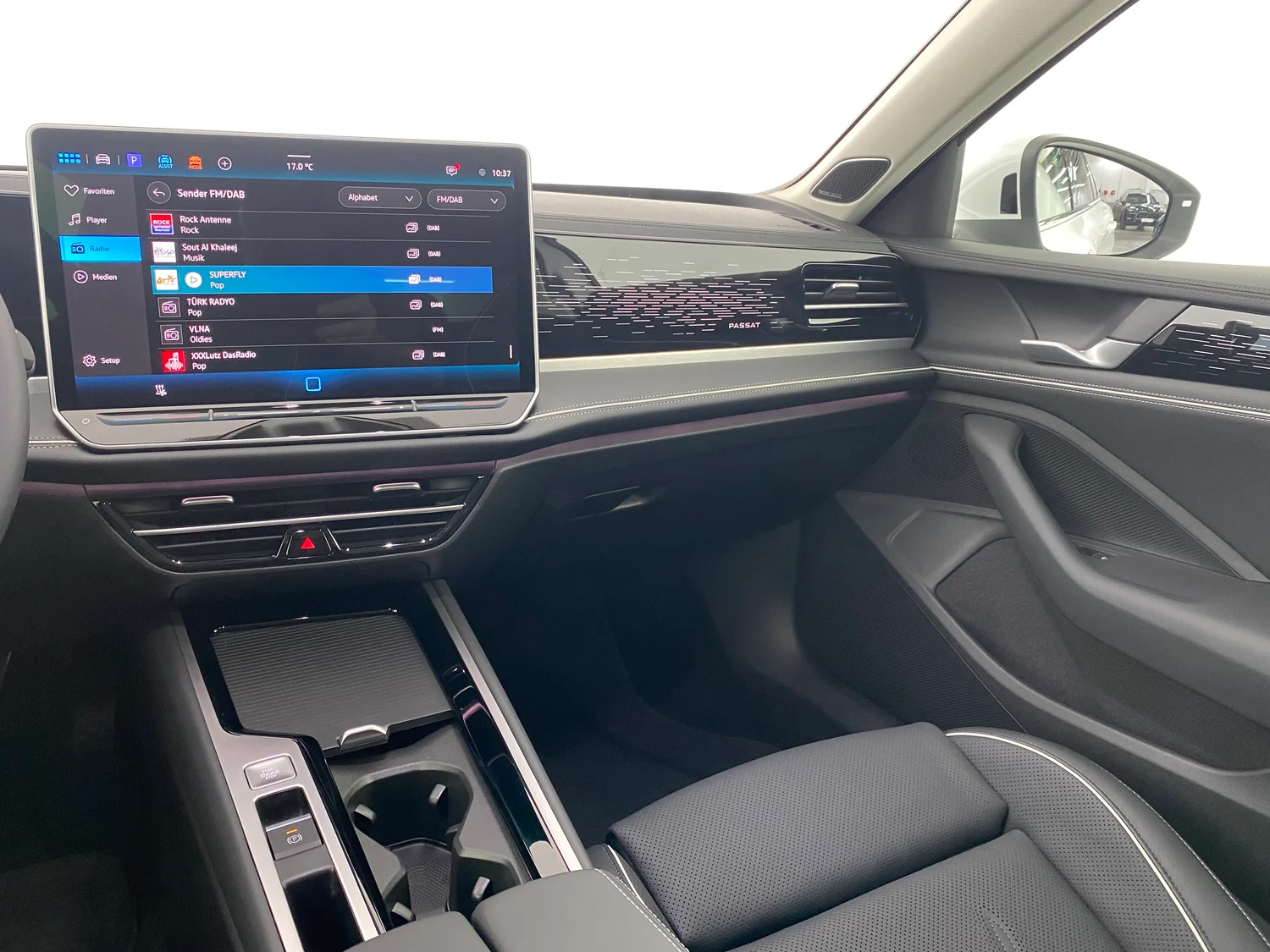 Bild eines VW Passat Variant Elegance eTSI DSG