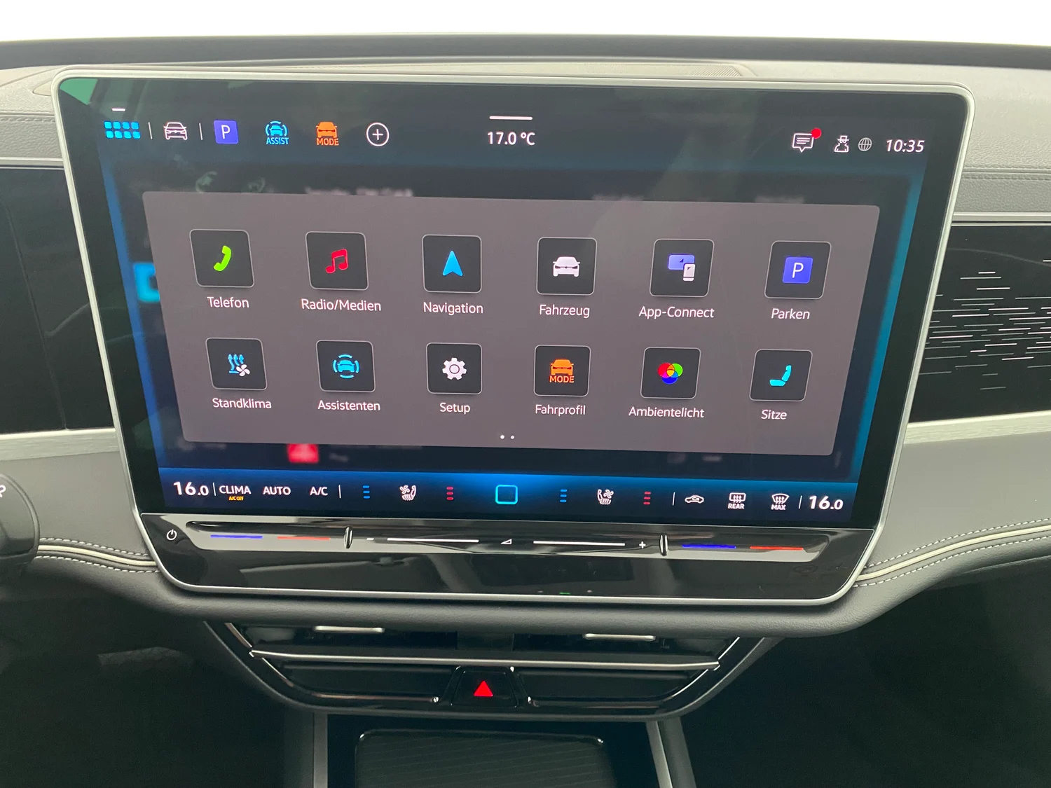 Bild eines VW Passat Variant Elegance eTSI DSG