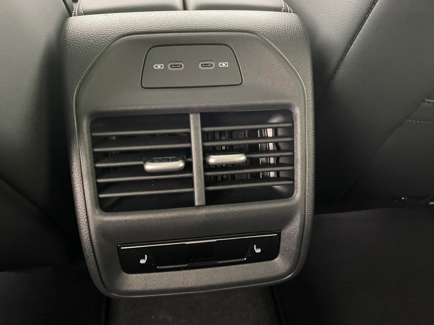 Bild eines VW Passat Variant Elegance eTSI DSG