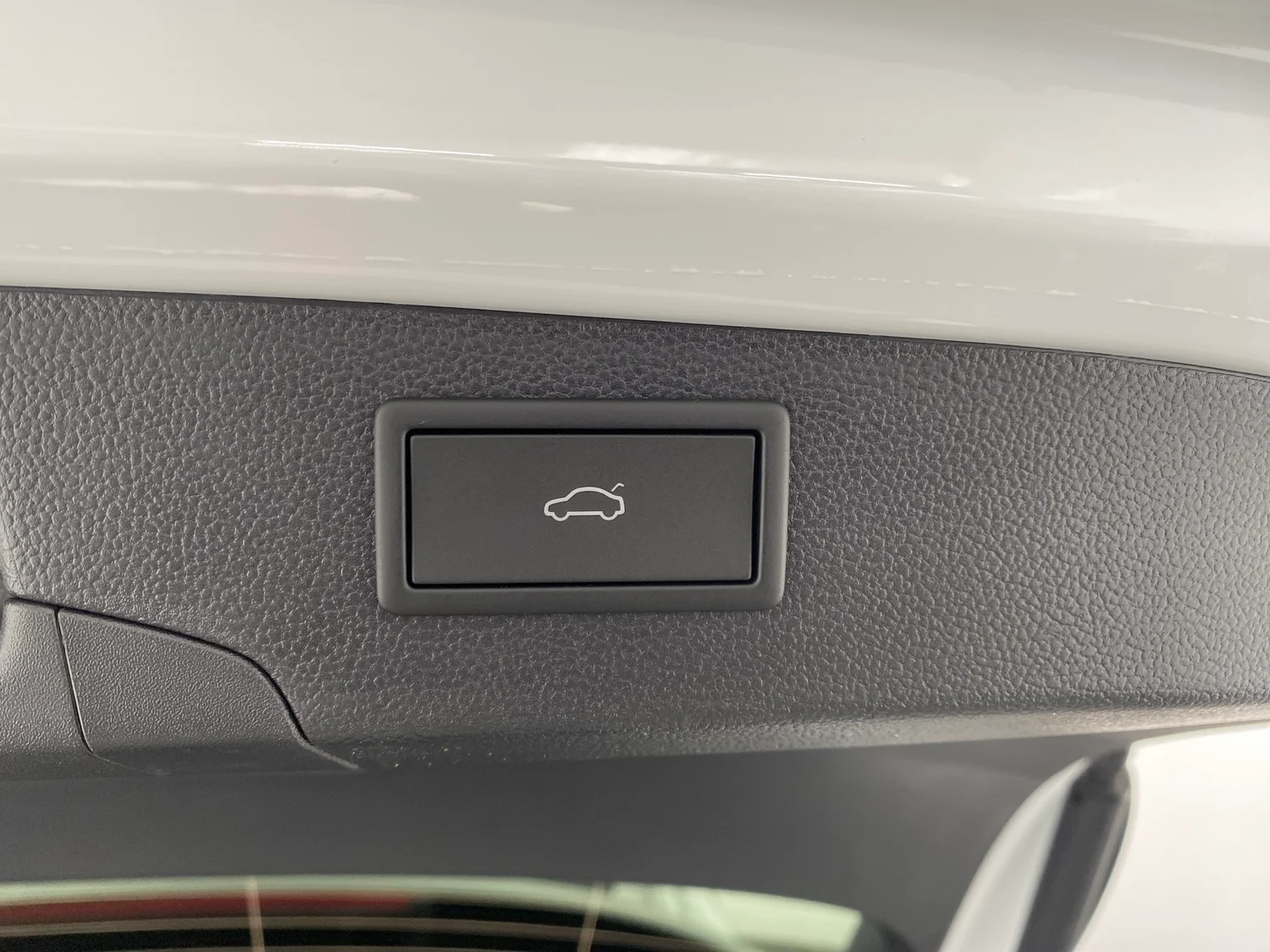 Bild eines VW Passat Variant Elegance eTSI DSG