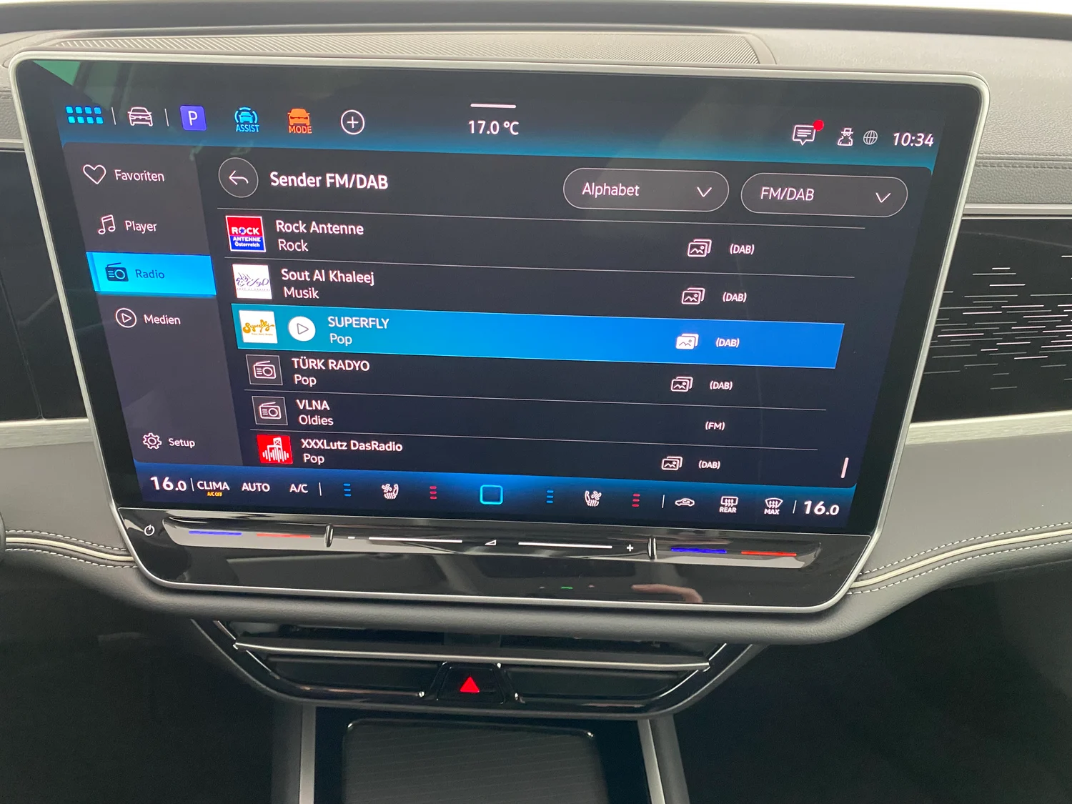 Bild eines VW Passat Variant Elegance eTSI DSG