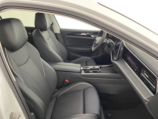 Bild eines VW Passat Variant Elegance eTSI DSG