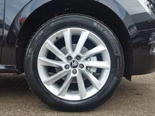 Škoda Kamiq Selection TSI ACT DSG in Black-Magic Perleffekt
