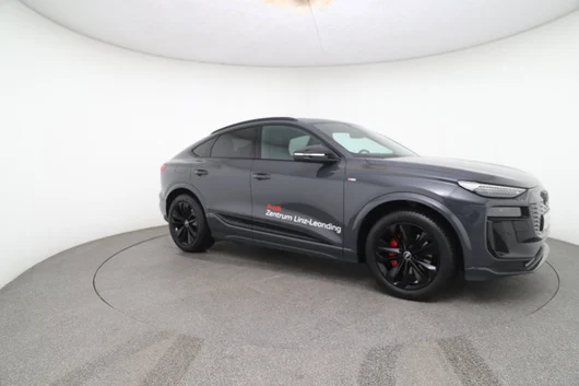 Bild eines Audi Q6 Sportback e-tron performance