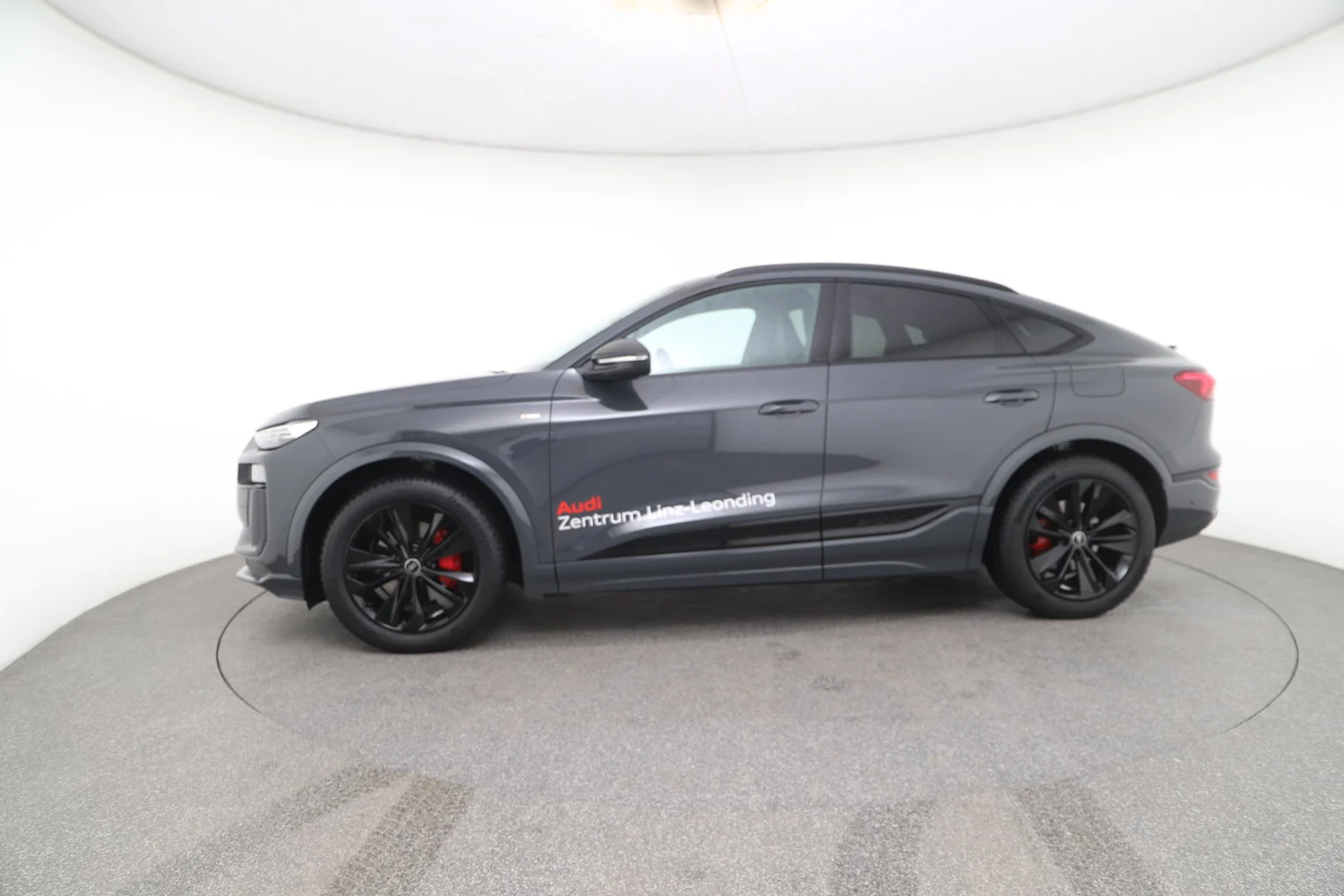 Bild eines Audi Q6 Sportback e-tron performance