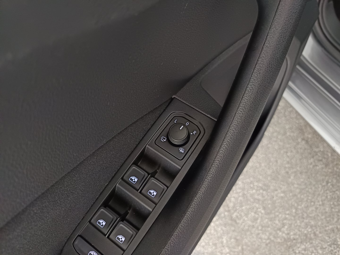 Škoda Kamiq Ambition TSI DSG | Bild 11 von 29
