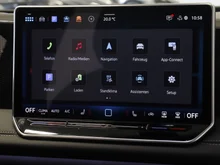 VW Tiguan Friends eHybrid DSG 150 kW in Delfingrau Metallic