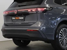 VW Tiguan Friends eHybrid DSG 150 kW in Delfingrau Metallic