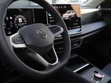 VW Tiguan Friends eHybrid DSG 150 kW in Delfingrau Metallic