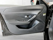Peugeot 308 SW BlueHDi 130 S&S EAT8 Active Pack in schwarz - metallic