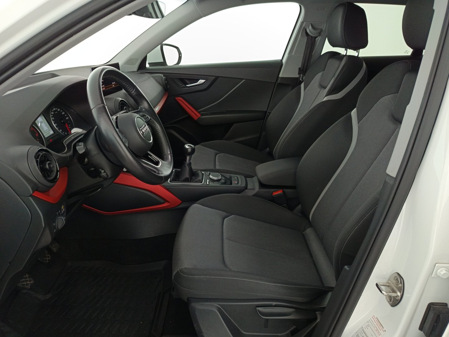 Audi Q2 1.0 TFSI Sport | Bild 14 von 32