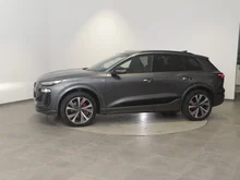 Audi Q6 e-tron quattro in Daytonagrau Perleffekt