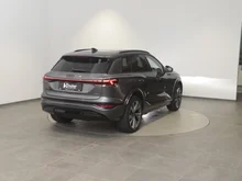 Audi Q6 e-tron quattro in Daytonagrau Perleffekt