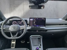 VW T-Roc R-Line eTSI DSG in Grenadillschwarz Metallic