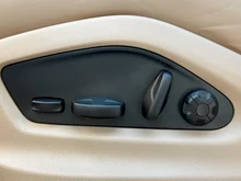 Porsche Cayenne E-Hybrid in cashmerebeigemetallic